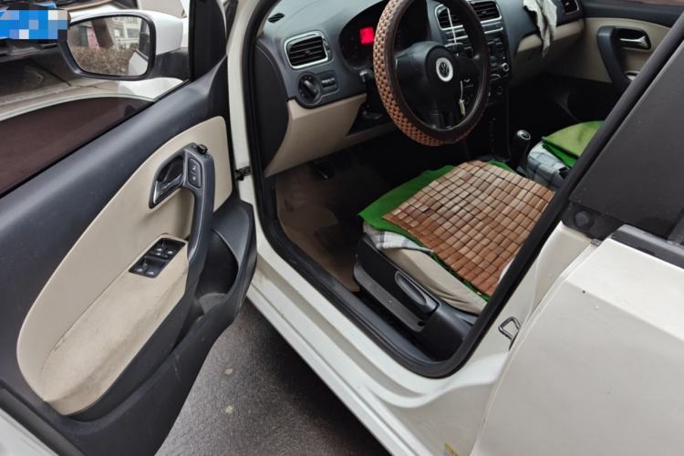 Used Volkswagen Polo 2011 1.4L Manual ZhiShang Edition
