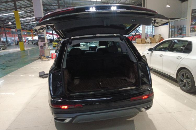 Used Audi Q7 2021 45 TFSI quattro S line Sport model
