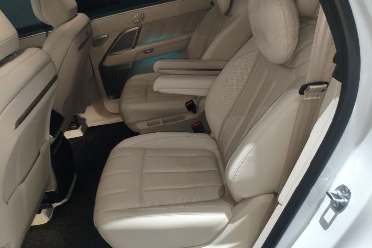 Used ONVO Luxeed L90 2025 Model—Max Six-Seater Version
