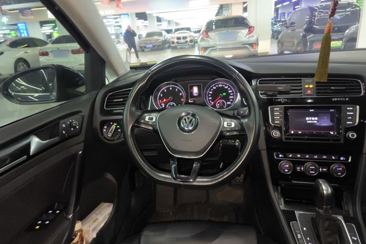 Used Volkswagen Golf 2014 1.4TSI Luxury Travel Edition