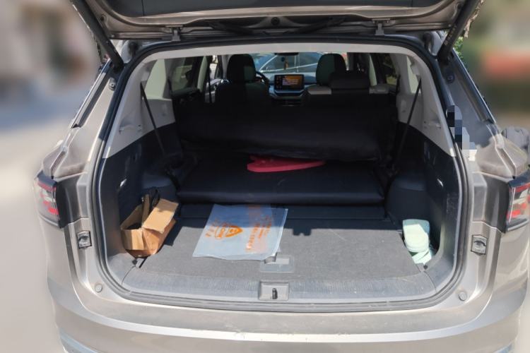 Used Volkswagen ID.6 CROZZ 2022 Long-Range PURE+ Edition Trunk