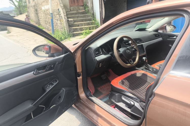 Used Volkswagen Lamando 2018 230TSI DSG Fashion Edition Driver Seat