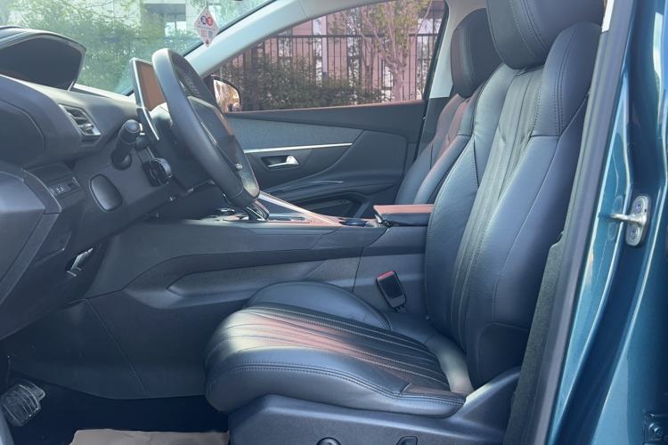 Used Peugeot 5008 2017 380THP 7-Seater Luxury Edition Left Front Seat