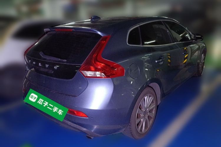 Used Volvo V40 2014 2.0T Zhiya Edition
