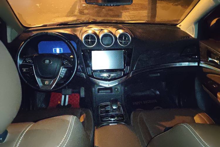 Used BYD Tang New Energy 2015 2.0T Four-Wheel-Drive Flagship Model