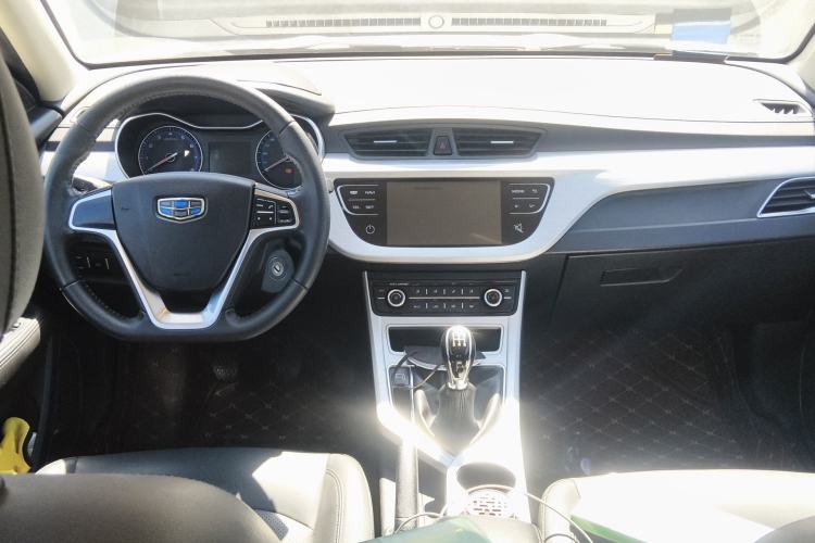 Used Geely Auto Vision 2019 Upgraded Model 1.5L Manual Luxury Version China VI Standard