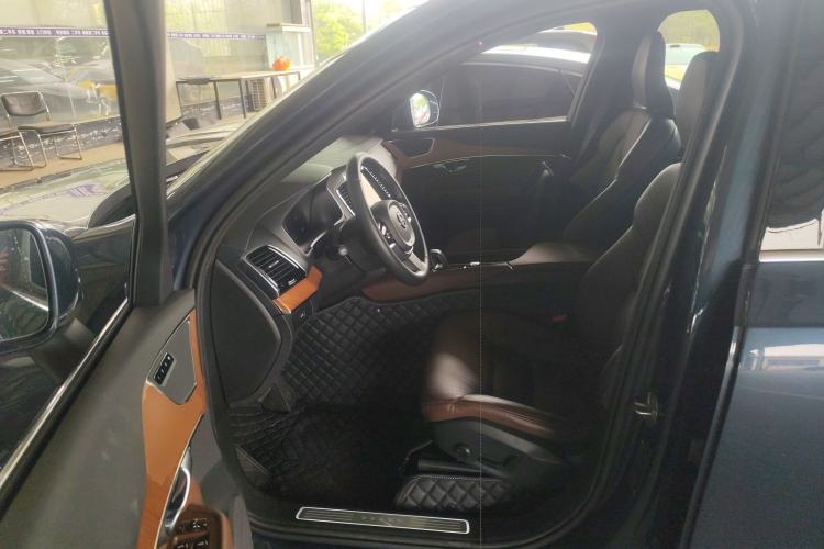Used Volvo XC90 2024 B6 Zhiyi Luxury 7-Seater Driver Seat