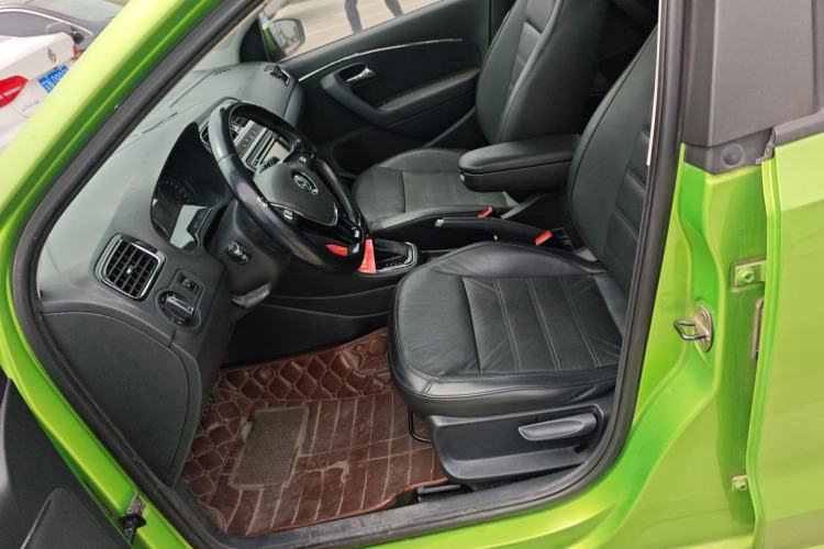 Used Volkswagen Polo 2014 1.6L Automatic Luxury Edition Left Front Seat