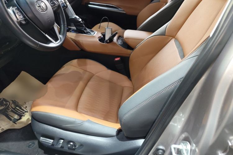 Used Toyota Venza 2022 Dual-Engine 2.5L CVT Two-Wheel Drive Prestige Edition
