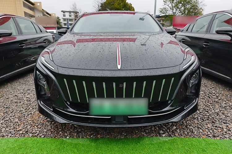 Used Hongqi E-QM5 2022 431 km Charge & Enjoy Edition