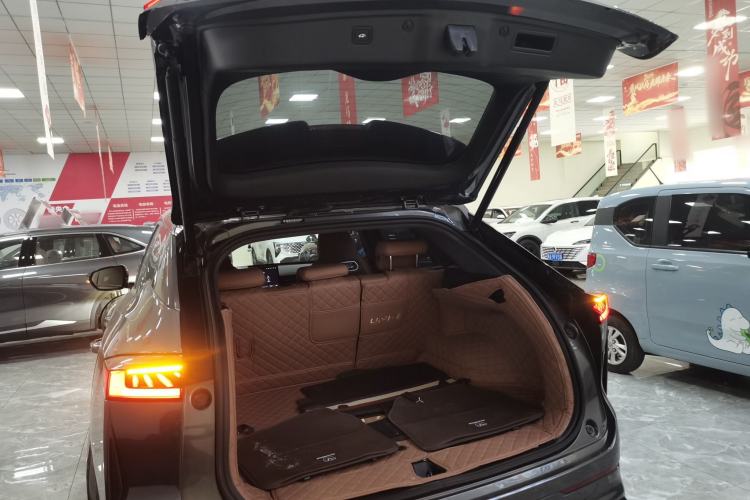 Used CHANGAN UNI-Z New Energy 2024 Blue Whale Smart Electric iDD 125km Beyond Edition Trunk