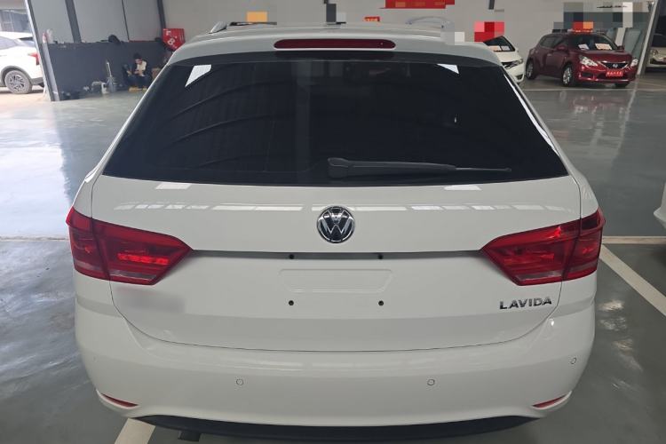 Used Volkswagen Gran Lavida 2015 1.6L Automatic Fashion Edition