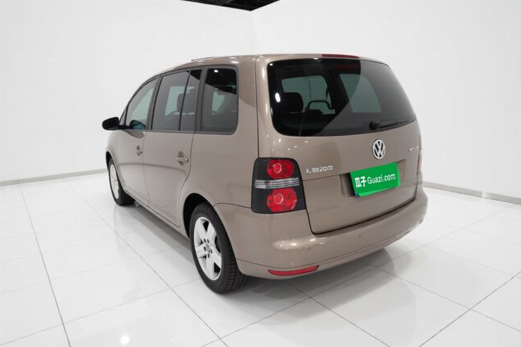 Used Volkswagen Touran 2015 1.4T Manual Fashion Edition 5-Seater Exterior 3