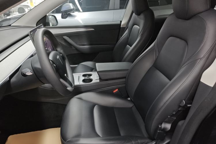 Used Tesla Model Y 2023 Rear-Wheel-Drive Version Left Front Seat