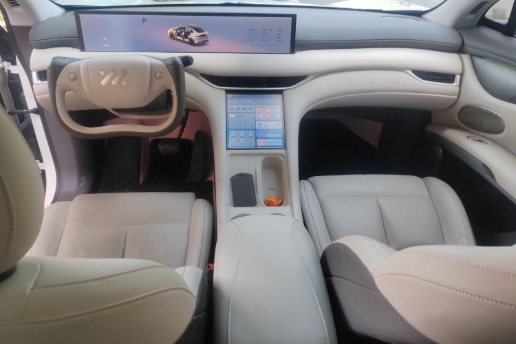 Used IM LS6 2025 Lingxi Intelligent Driving Edition Center Console