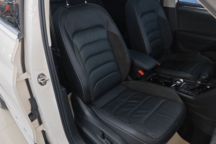 Used Volkswagen Tiguan L 2021 330TSI Automatic Two-Wheel Drive R-Line Enhanced Edition
