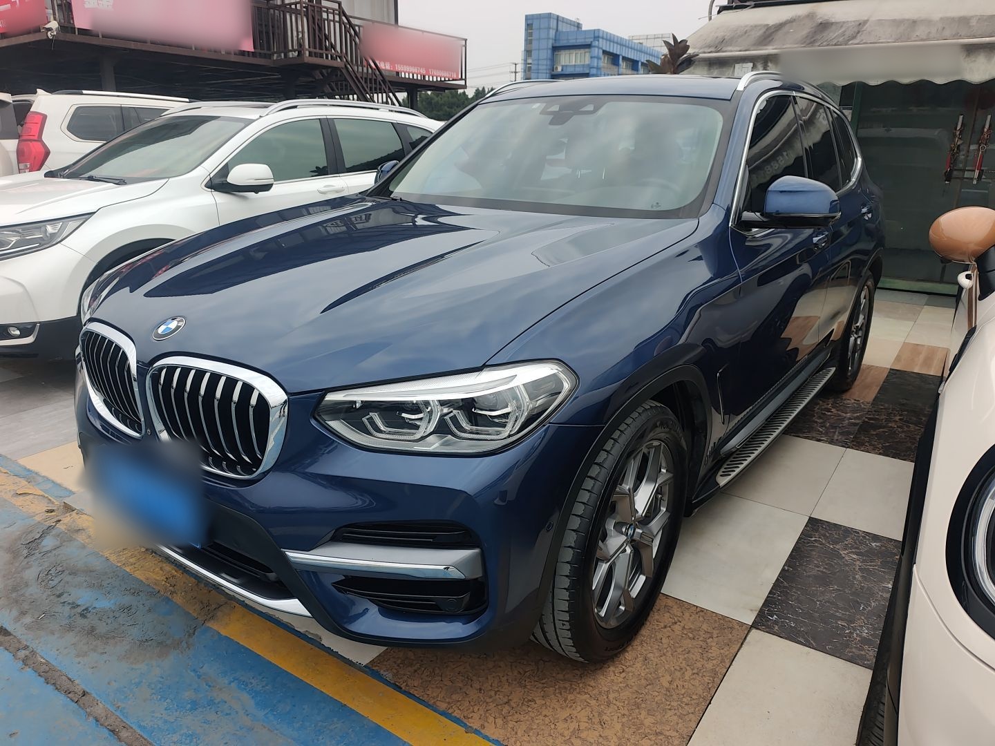 Под передней частью автомобиля