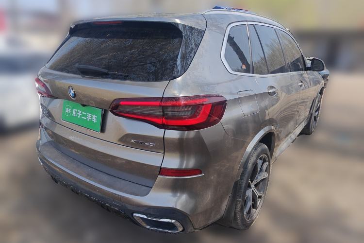 Used BMW X5 2021 xDrive40i Luxury Model with M Sport Package Rear Right 45 Deg