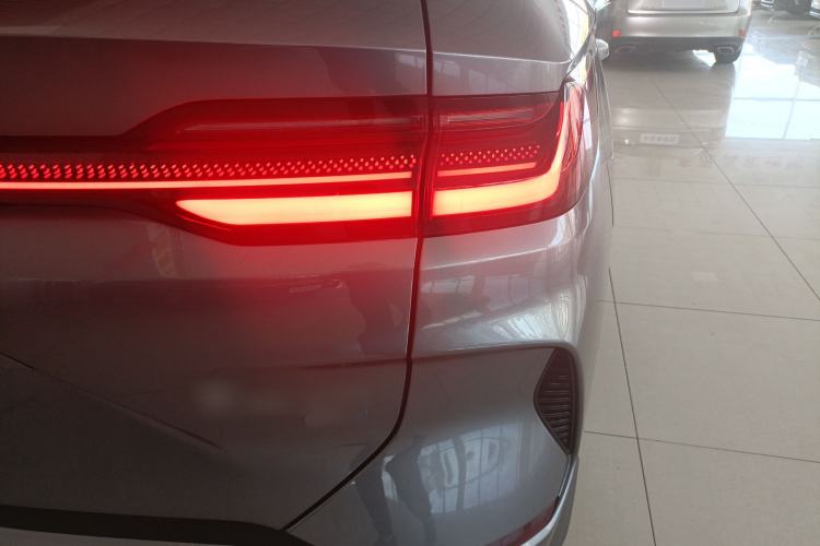 Used BYD Song PLUS New Energy 2025 EV Intelligent Driving Edition 520km Luxury Model Right Rear Taillight