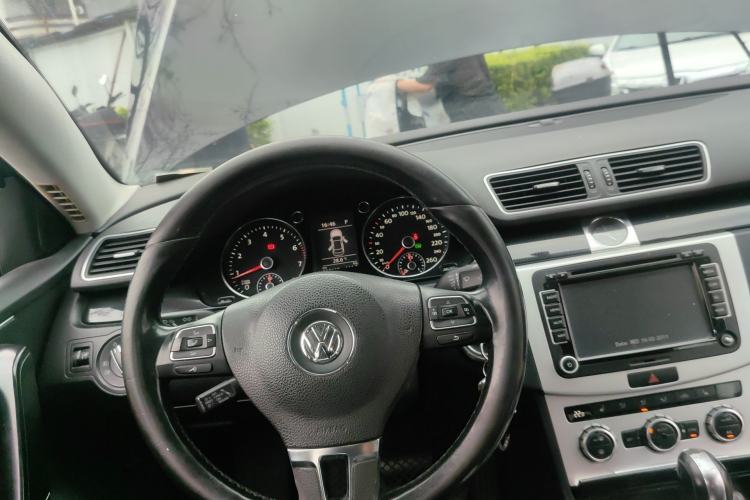 Used Volkswagen Magotan 2012 Revised 1.8TSI Luxury Version Steering Wheel