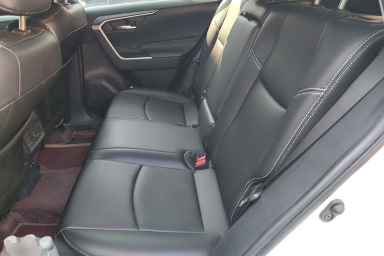 Used Toyota RAV4 2020 2.0L CVT Two-Wheel Drive Fashion Edition Left Rear Seat