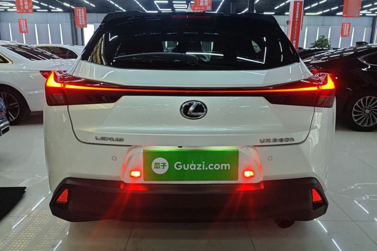 Used Lexus UX 2022 260h Explore-Edition
