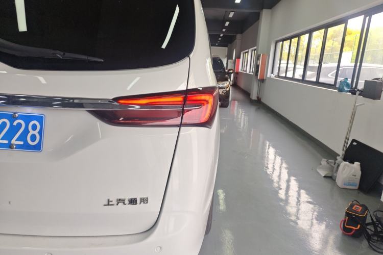 Used Buick GL8 2021 Land Cruiser Executive Class 652T Luxury Model
