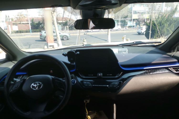 Used Toyota C-HR EV 2020 Luxury Sunroof Edition Center Console