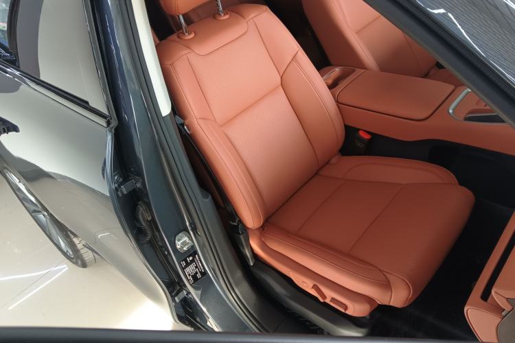 Used Leapmotor C16 2026 Extended-Range 280 LiDAR Zhizun Edition 6 Seats