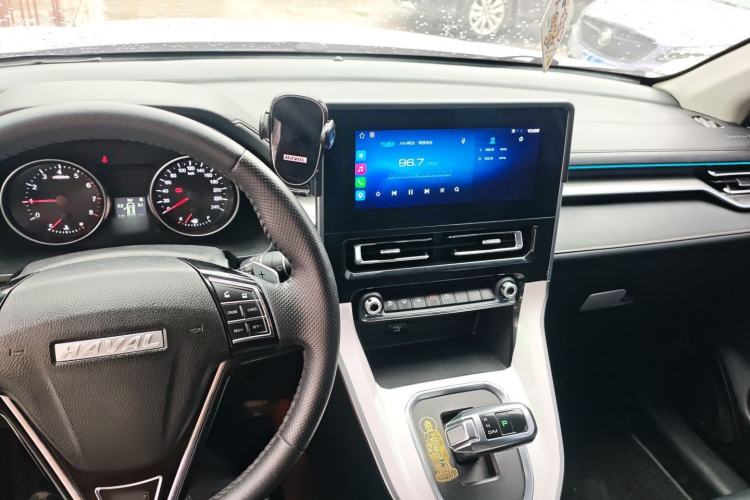Used Haval M6 2021 PLUS 1.5T DCT Luxury Smart Connectivity Model Center Console