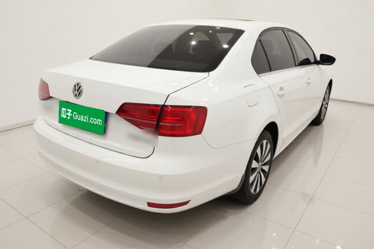 Used Volkswagen Sagitar 2018 1.6L Manual Comfort Model Exterior 5