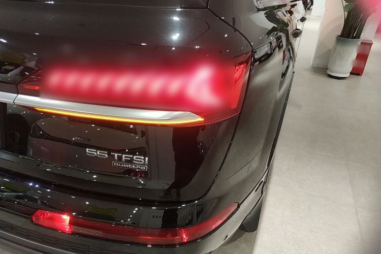 Used Audi Q7 2023 55 TFSI quattro S line Sport Edition
