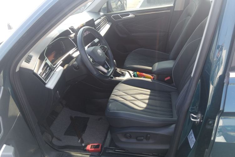 Used Volkswagen Tiguan L 2023 330TSI Automatic Two-Wheel Drive Smart Edition
