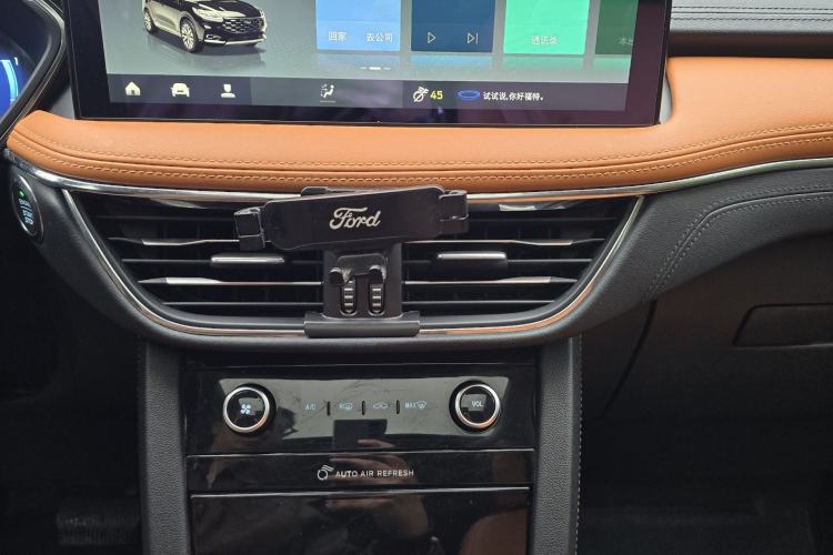 Used Ford Escape 2020 EcoBoost 245 Four-Wheel Drive Luxury Edition Interior 7