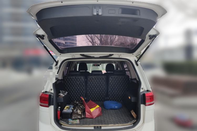 Used Volkswagen Touran 2016 Volkswagen Touran L 280TSI Manual Trend Edition
