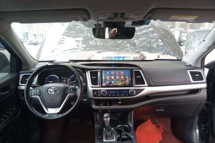 Used Toyota Highlander 2018 2.0T Four-Wheel Drive Luxury Version 7 Seats China VI Standard Center Console