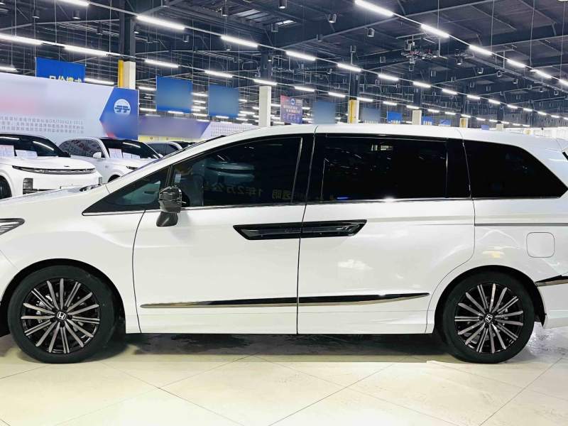 Used Honda Elysion 2024 2.0L eHEV Ultimate Edition — 32