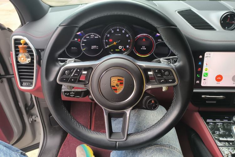 Used Porsche Cayenne E-Hybrid 2023 Cayenne E-Hybrid 2.0T Platinum Edition Steering Wheel