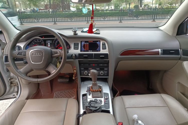 Used Audi A6L 2011 2.0 TFSI Automatic Standard Edition Center Console