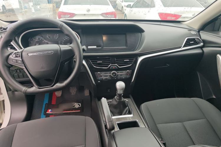 Used Venucia T90 2017 2.0L Manual Fashion Edition