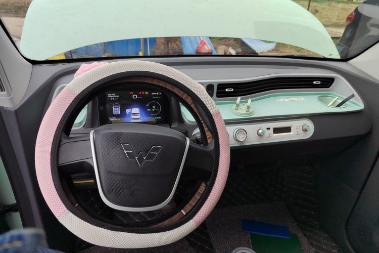 Used Wuling Hongguang MINIEV 2022 Macaron Premium Model – Lithium Iron Phosphate Center Console