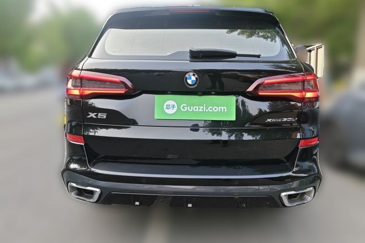 Used BMW X5 2022 xDrive 30Li Luxury M Sport Package
