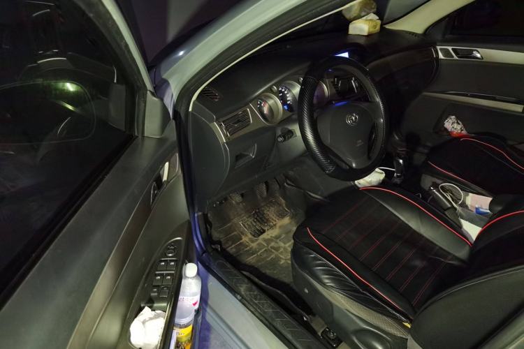 Used Dongfeng Aeolus H30 2011 1.6L Manual Zunya Model
