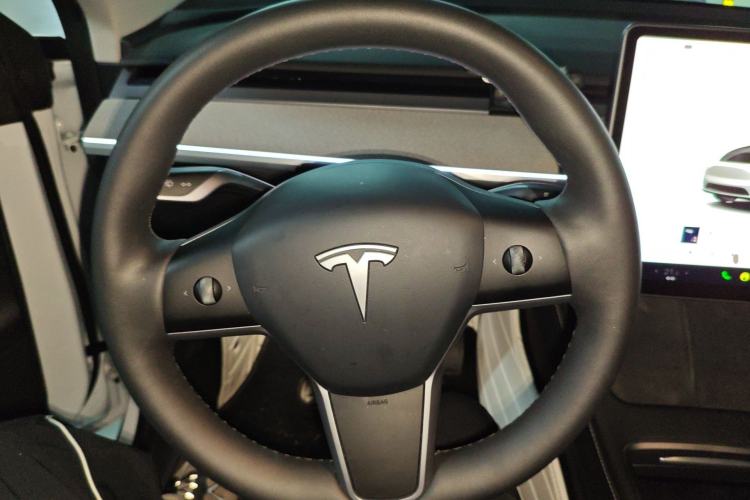 Used Tesla Model Y 2024 Rear-Wheel-Drive Version Steering Wheel