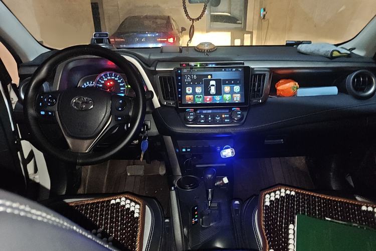 Used Toyota RAV4 2015 2.0L CVT Two-Wheel Drive Fashion Edition