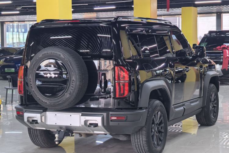 Used Formula Leopard 5 2023 Navigator Edition
