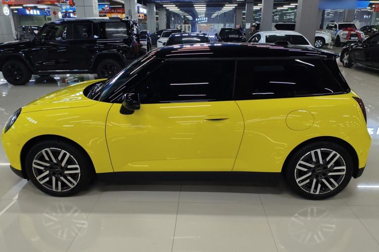 Used MINI Electric MINI COOPER 2025 456km COOPER E Classic Style
