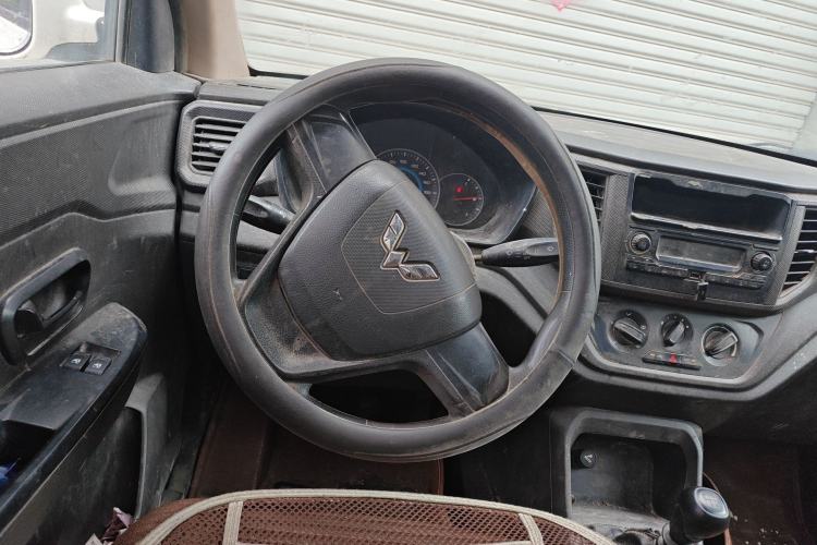 Used Wuling Hongguang V 2019 1.5L Base Version China VI LAR
