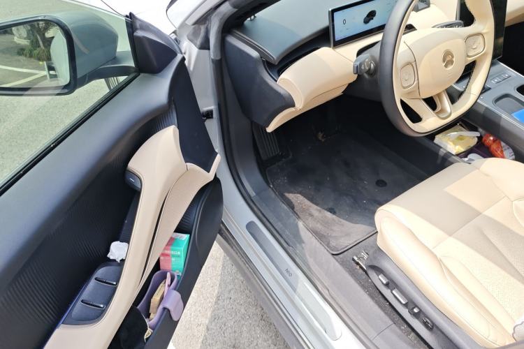 Used Nio ET5 2022 75 kWh Driver Seat