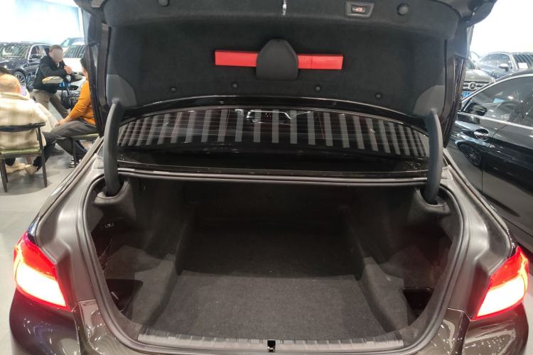 Used BMW 5 Series 2018 Restyled 530Li Leading Edition M Sport Package
